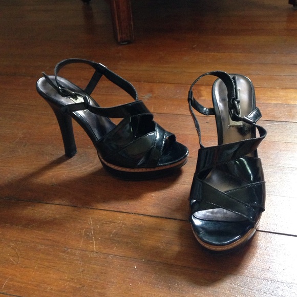 Vera Wang black heels 6.5