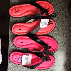 2 pair of Op flips flops. NWT