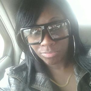 Meet your Posher, Brittney