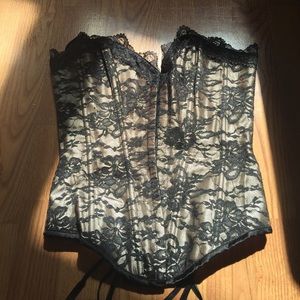 Cute & Sexy Lacey Fashion Corset