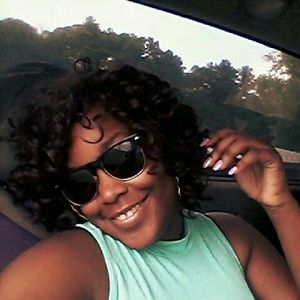 Meet your Posher, Mia