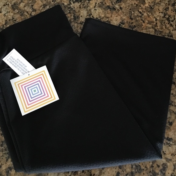 BNWT M Cassie