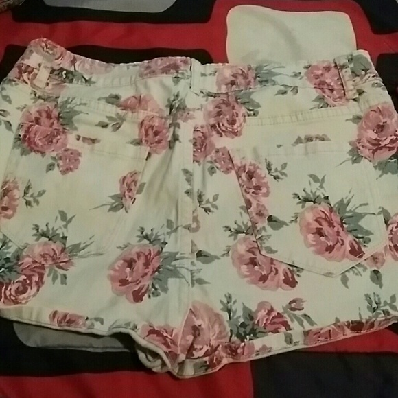 Sold - Picture 3 of 4