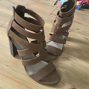Shoes/heeled sandals