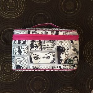 🎬 Fashion makeup bag with goodies!
