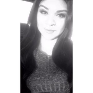 Meet your Posher, Selena