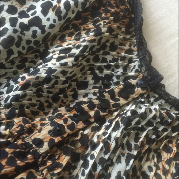 LeopardPrintShirt. - Picture 2 of 2