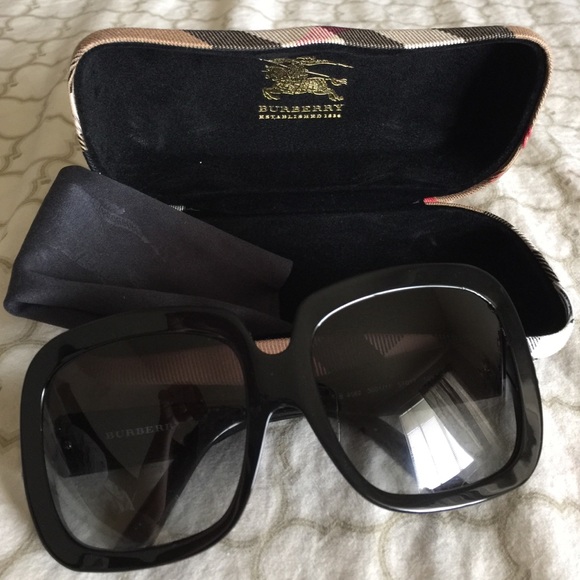 Authentic BURBERRY SUNGLASSES