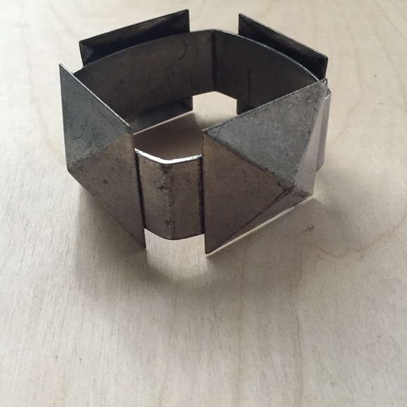 Large metal bracelet - Picture 2 of 3