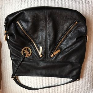 Michale kors black bag *final sale *