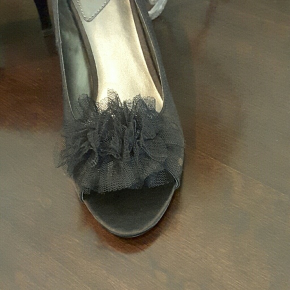 Mootsies Tootsies beautiful dress heels NEW - Picture 3 of 4