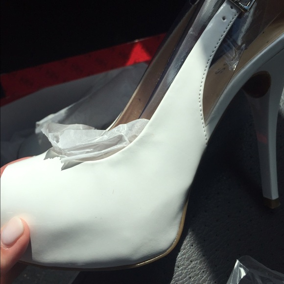 Guess Hondo heels