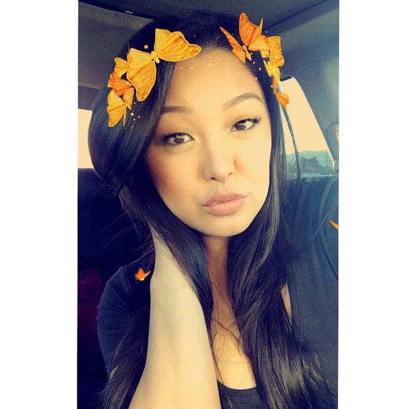 Meet Your Posher, Hannah! - Picture 3 of 4