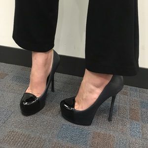 🔸 ysl navy pumps