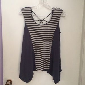 🌟HP🌟Beautiful anthropologie top, strappy back