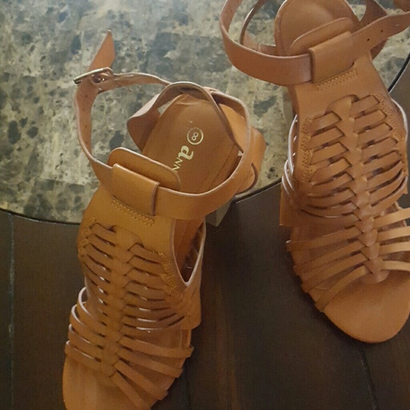 Shoe - Picture 2 of 2