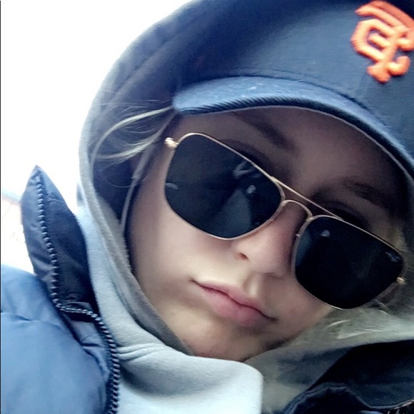 Meet your Posher, Lindsay - Picture 4 of 5