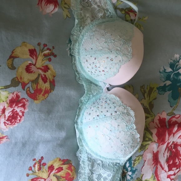 Victoria Secret Bra 32D