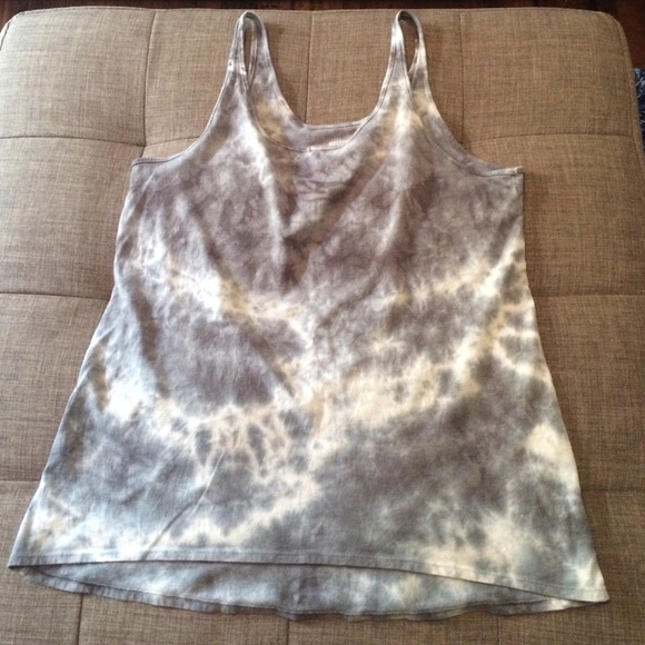 Tie-dye gray loose-fitting tank top