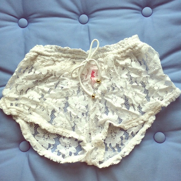 Beach Bunny Lace VS Shorts