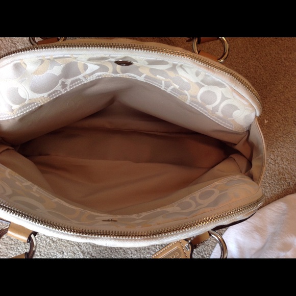 Authentic Coach bag - Picture 2 of 3