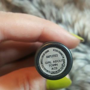MAC Lipstick in Girl About Town