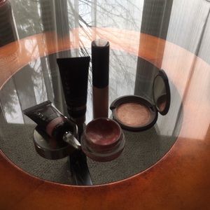 Becca Beach Glow Kit-five products. Used twice!