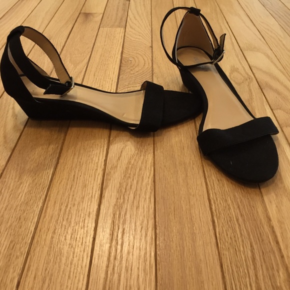 Old Navy Raised Sandals
