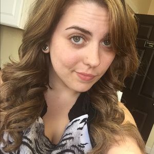 Meet your Posher, Petrina