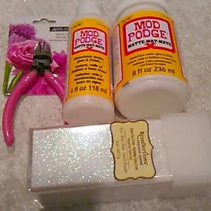 Wire cutters, mod podge and glitter