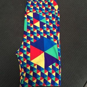 TC Lularoe buttery soft leggings!