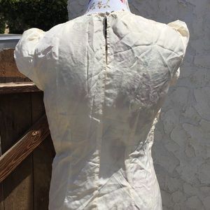 CAbi Tops - Cabi Silk Textured Floral Cream Short Sleeve Top CAbi Tops - Cabi Silk Textured Floral Cream Short Sleeve Top