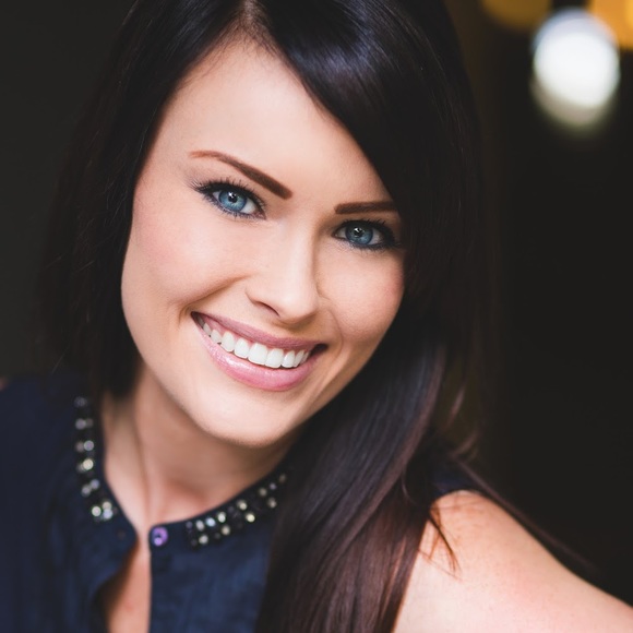 Meet your Posher, Erica - Picture 1 of 1