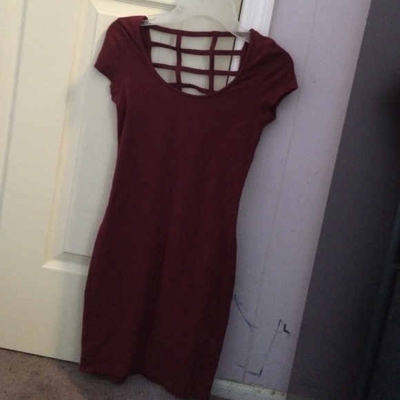 maroon bodycon dress
