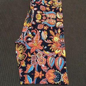 Lularoe buttery soft leggings