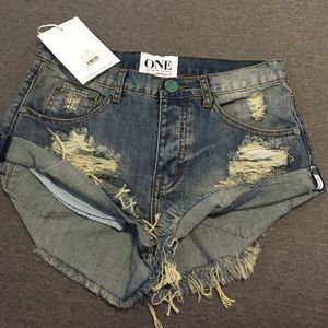 One teaspoon shorts.