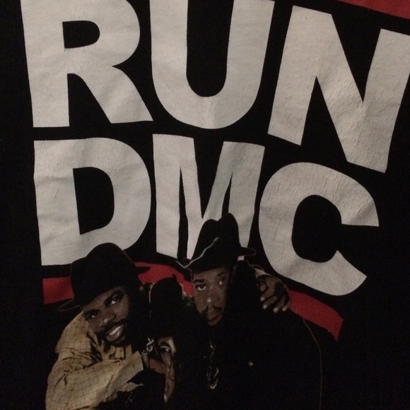 black graphic crop top - Picture 2 of 3