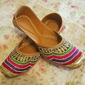 Multi Color Punjabi Jutti: US Size- 6