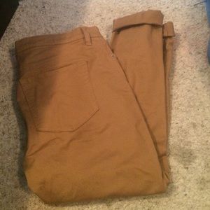 Khaki colored skinny jeans