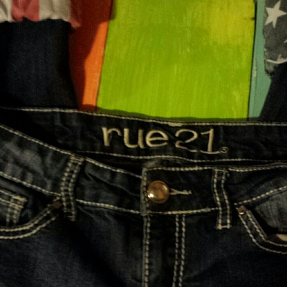 Capris - Picture 3 of 3