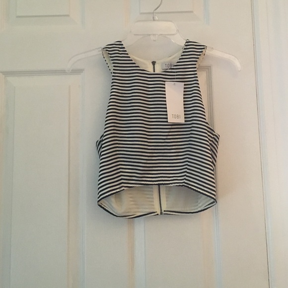 Tobi XS crop top skirt set - Picture 2 of 4