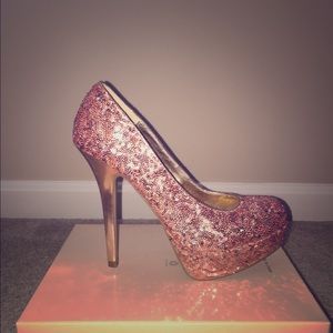 Xhilaration platform pumps.