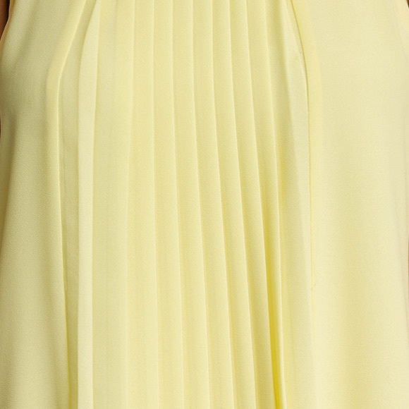 Spaghetti strap pleaded chiffon top - Picture 3 of 3