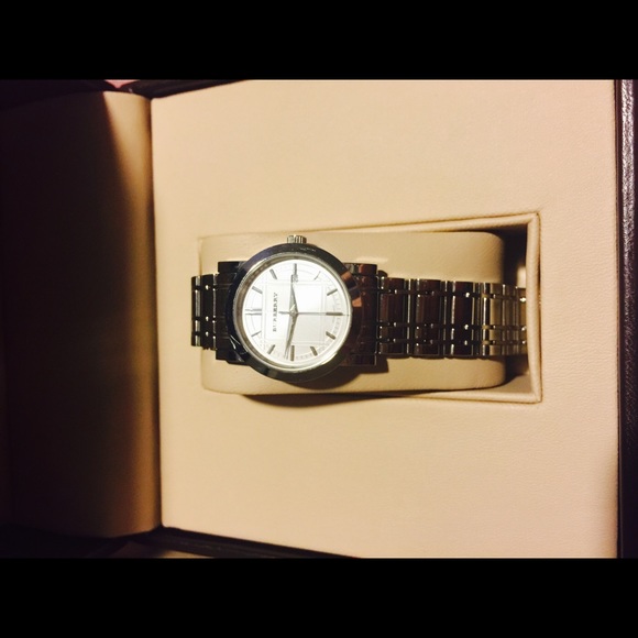 Burberry watch - Picture 2 of 2