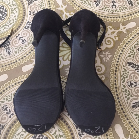 Lulu's elsi single strap heel - Picture 4 of 4