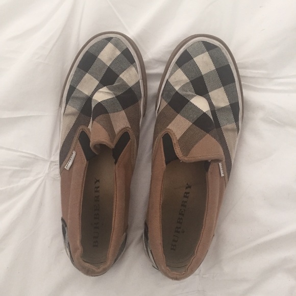 Burberry Slip-on sneakers!