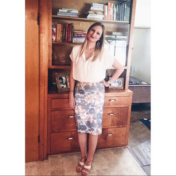 Meet your Posher, Jennifer - Picture 3 of 4