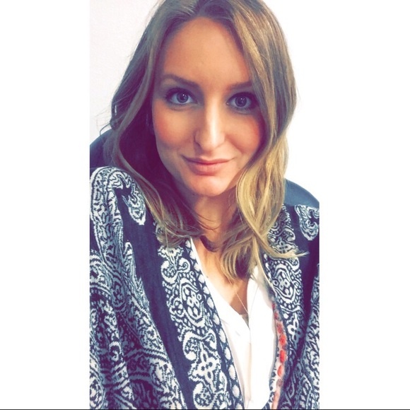 Meet your Posher, Jennifer - Picture 4 of 4