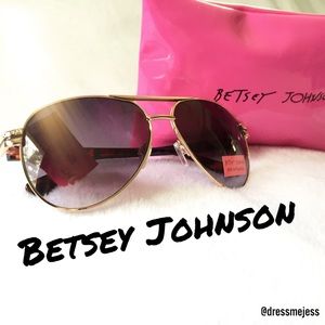 🆕 Betsey Johnson Aviators