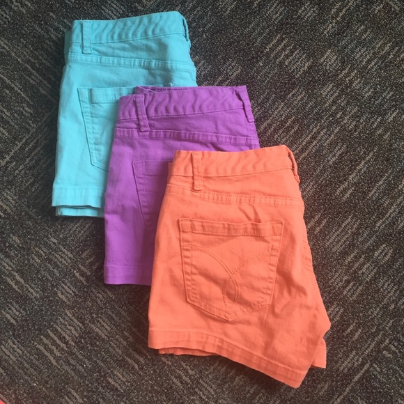 Colorful shorts! - Picture 3 of 3